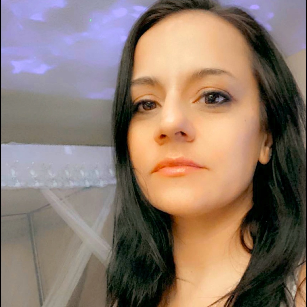 Meet your Posher, Olivia